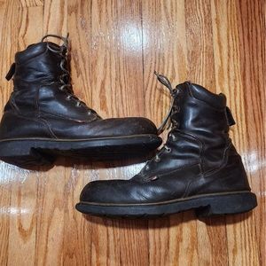 Red Wing Men’s 8-inch insulated waterproof safety toe boot.